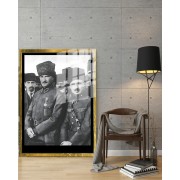 Yapay Zeka ile Yenilenmiş Atatürk Fotoğrafları Siyah Beyaz Cam Tablo, 3d Dekoratif BaskıDik 154