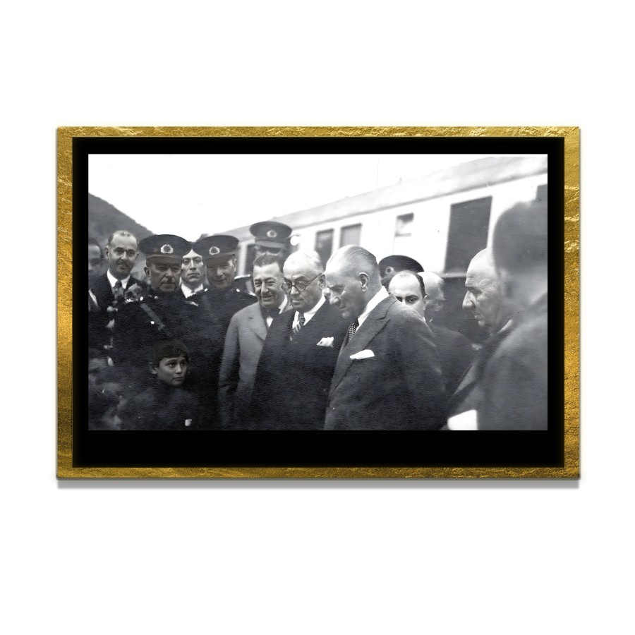 Yapay Zeka ile Yenilenmiş Atatürk Fotoğrafları Siyah Beyaz Cam Tablo, 3d Dekoratif Baskı 31