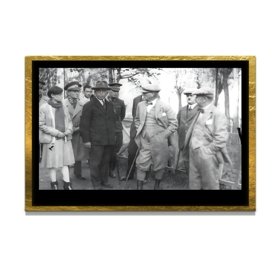 Yapay Zeka ile Yenilenmiş Atatürk Fotoğrafları Siyah Beyaz Cam Tablo, 3d Dekoratif Baskı 55