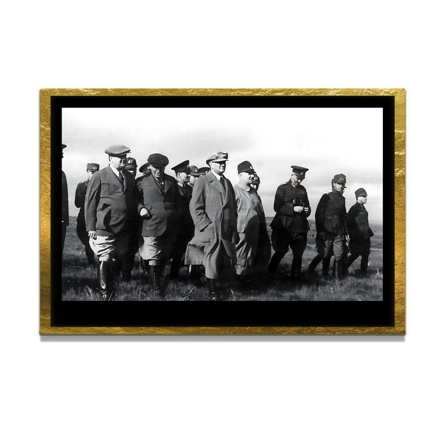 Yapay Zeka ile Yenilenmiş Atatürk Fotoğrafları Siyah Beyaz Cam Tablo, 3d Dekoratif Baskı 74