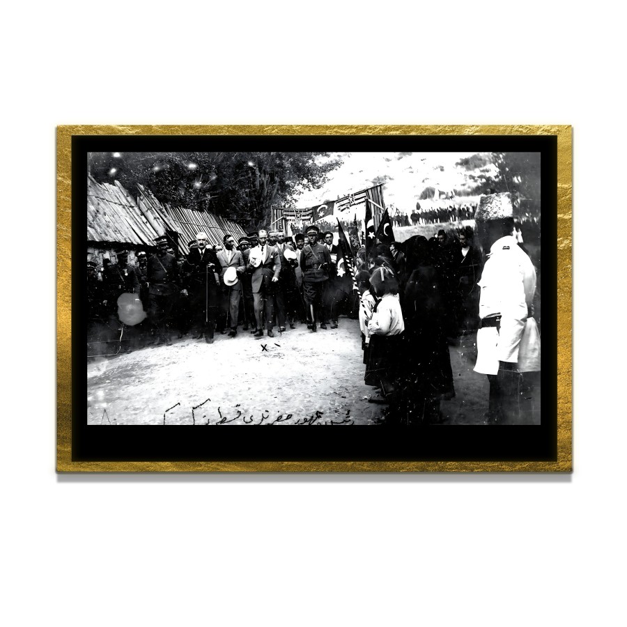 Yapay Zeka ile Yenilenmiş Atatürk Fotoğrafları Siyah Beyaz Cam Tablo, 3d Dekoratif Baskı 75