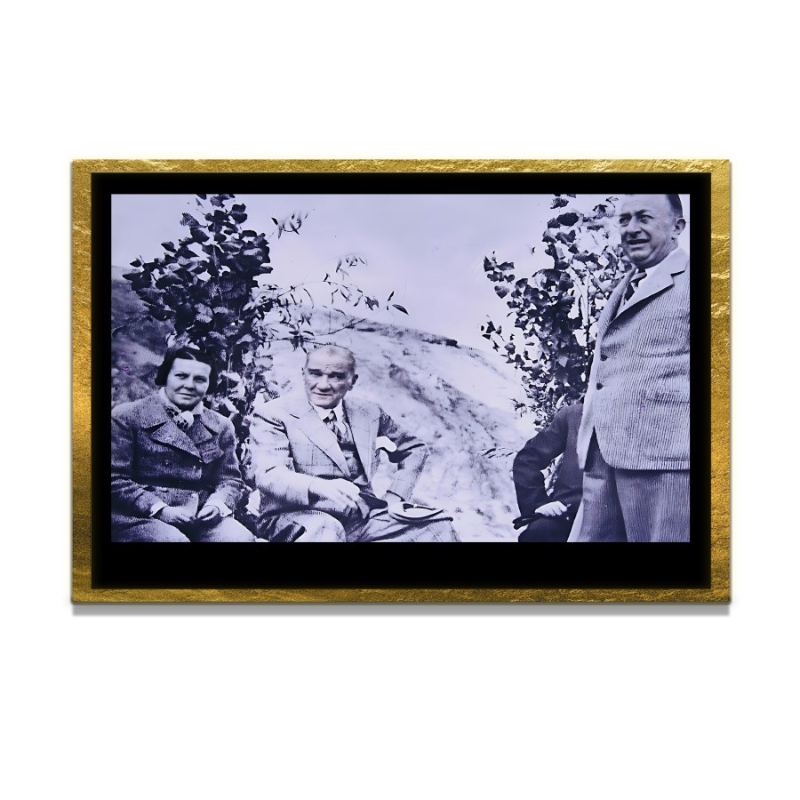 Yapay Zeka ile Yenilenmiş Atatürk Fotoğrafları Siyah Beyaz Cam Tablo, 3d Dekoratif Baskı 166