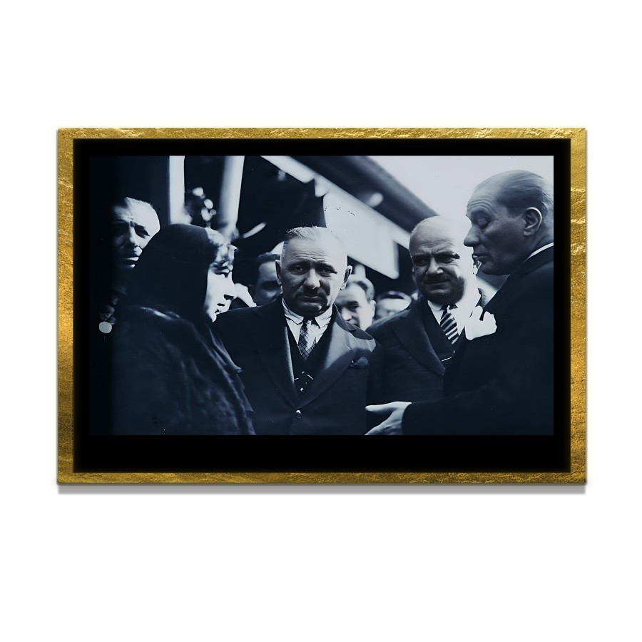 Yapay Zeka ile Yenilenmiş Atatürk Fotoğrafları Siyah Beyaz Cam Tablo, 3d Dekoratif Baskı 252