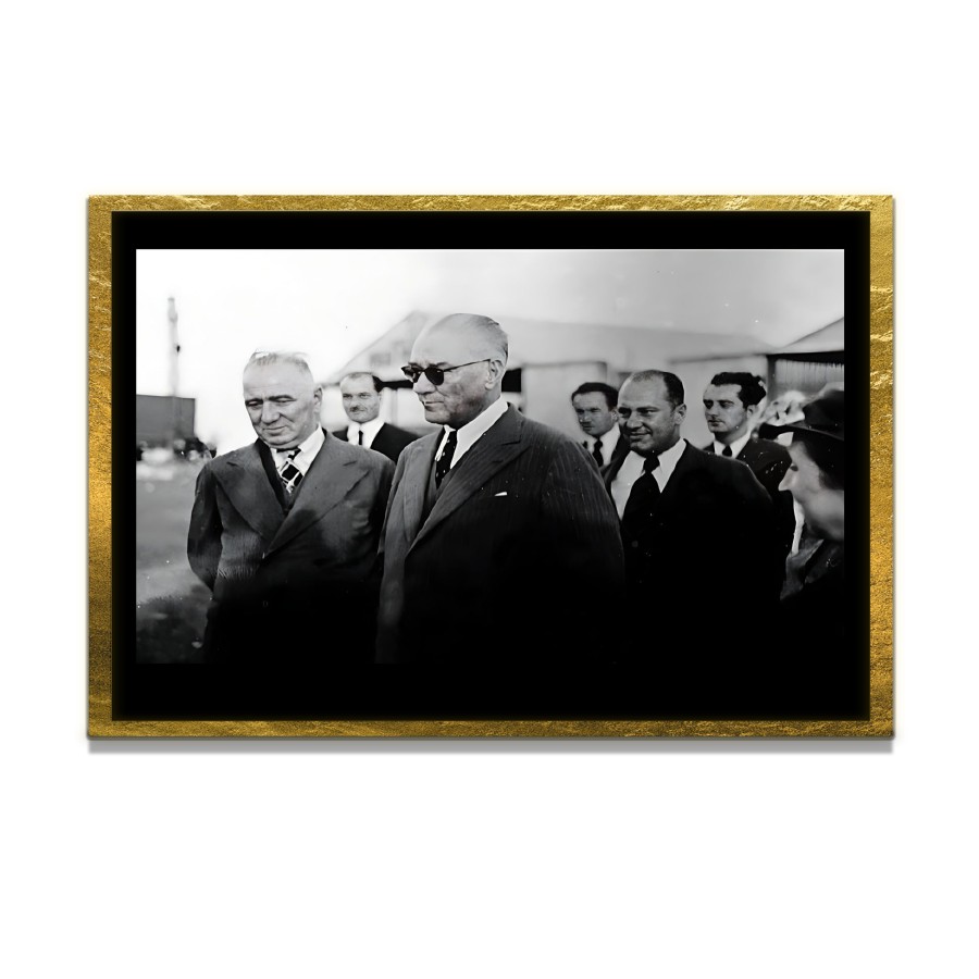 Yapay Zeka ile Yenilenmiş Atatürk Fotoğrafları Siyah Beyaz Cam Tablo, 3d Dekoratif Baskı 325