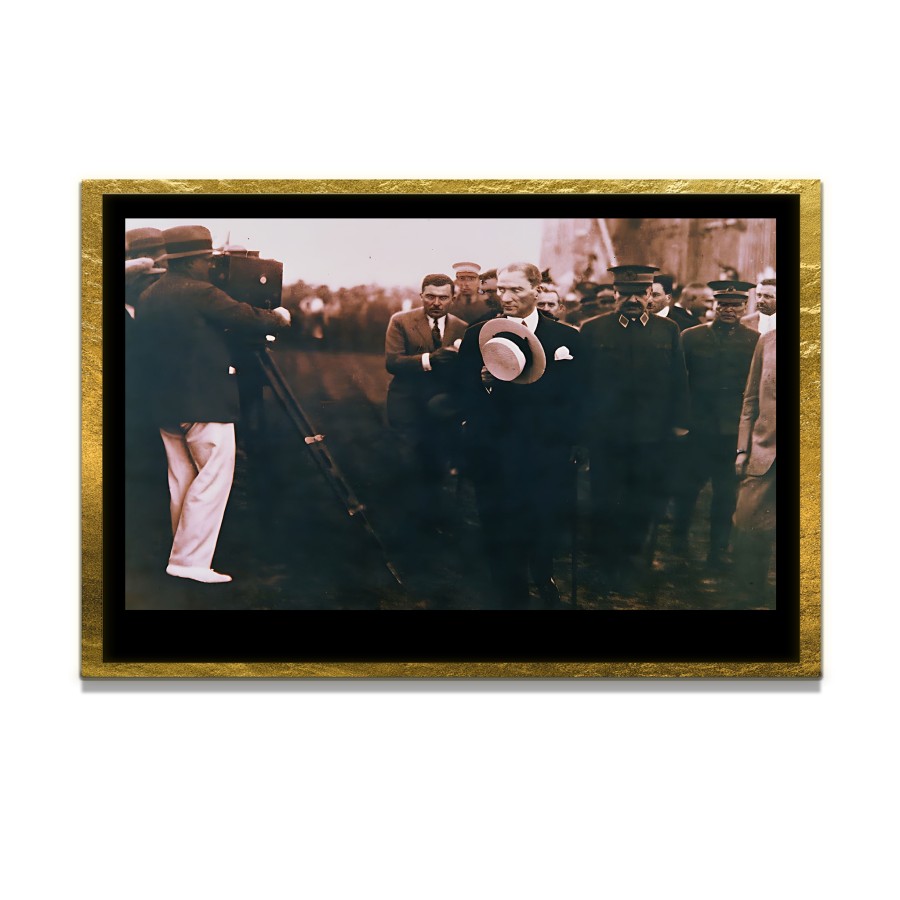 Yapay Zeka ile Yenilenmiş Atatürk Fotoğrafları Siyah Beyaz Cam Tablo, 3d Dekoratif Baskı 370