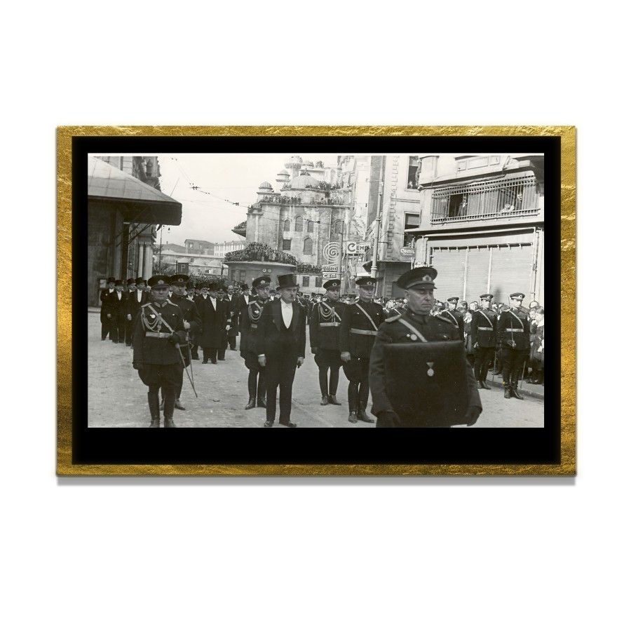 Yapay Zeka ile Yenilenmiş Atatürk Fotoğrafları Siyah Beyaz Cam Tablo, 3d Dekoratif Baskı 375