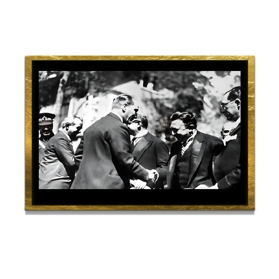 Yapay Zeka ile Yenilenmiş Atatürk Fotoğrafları Siyah Beyaz Cam Tablo, 3d Dekoratif Baskı 483