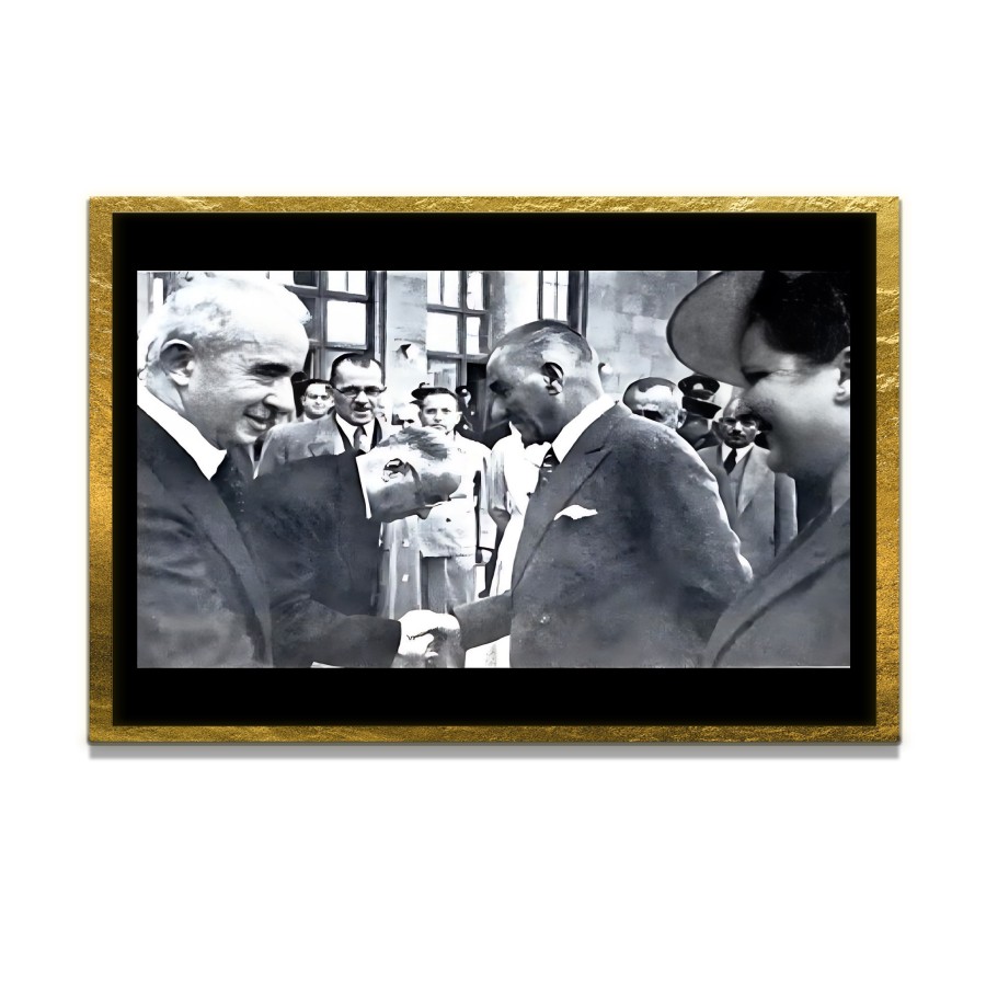 Yapay Zeka ile Yenilenmiş Atatürk Fotoğrafları Siyah Beyaz Cam Tablo, 3d Dekoratif Baskı 499