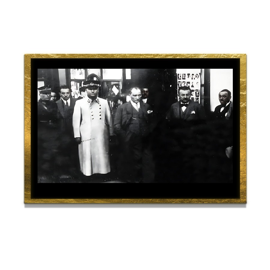 Yapay Zeka ile Yenilenmiş Atatürk Fotoğrafları Siyah Beyaz Cam Tablo, 3d Dekoratif Baskı 587