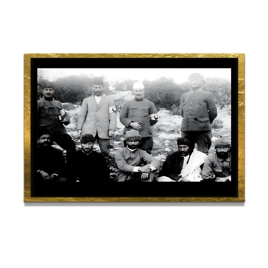 Yapay Zeka ile Yenilenmiş Atatürk Fotoğrafları Siyah Beyaz Cam Tablo, 3d Dekoratif Baskı 601