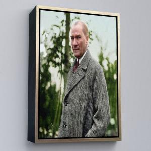 Çerçeveli Mustafa Kemal Atatürk Paltolu Fotoğrafı Duvar Tablosu-6199