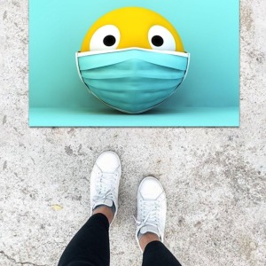 Dijital Baskı Mavi Maskeli Emoji Desen Kapı Önü Paspası Ps1388