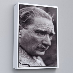 Çerçeveli Mustafa Kemal Atatürk Yakın Çekim Duvar Tablosu-6213