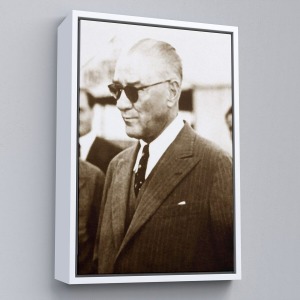 Çerçeveli Atatürk Portre Tablosu Mustafa Kemal Atatürk Dikdörtgen Dekoratif Kanvas Tablo-143