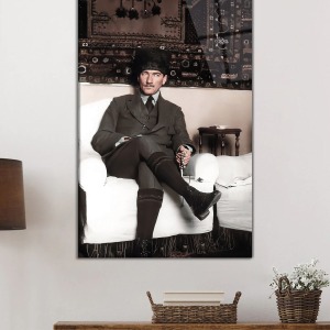 Takım Elbiseli Atatürk Portresi Cam Tablo, Darbelere Dayanıklı Kırılmaz Temperli
