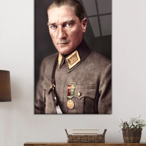 Üniformalı Mustafa Kemal Atatürk Portresi Cam Tablo, Darbelere Dayanıklı Kırılmaz Temperli