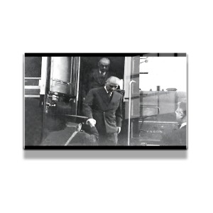 Atatürk Cam Tablo Yatay 136