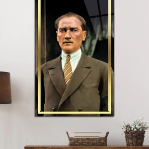 Gold Şeritli Mustafa Kemal Atatürk Portresi Cam Tablo, Darbelere Dayanıklı Kırılmaz Temperli