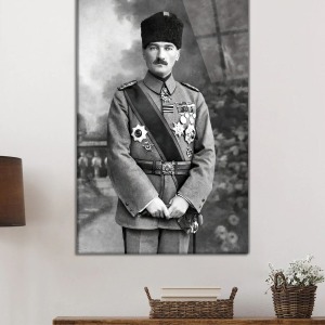 Üniformalı Atatürk Portresi Cam Tablo, Darbelere Dayanıklı Kırılmaz Temperli