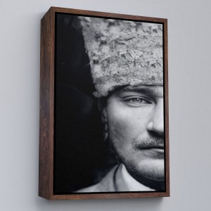 Çerçeveli Atatürk Portre Tablosu Mustafa Kemal Atatürk Dikdörtgen Dekoratif Kanvas Tablo-140
